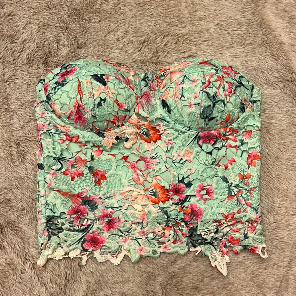 Unique top